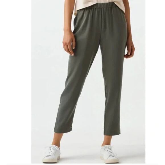 Vetta Capsule The Tencel Tapered Pant in Olive - Size XS - Picture 14 of 16
